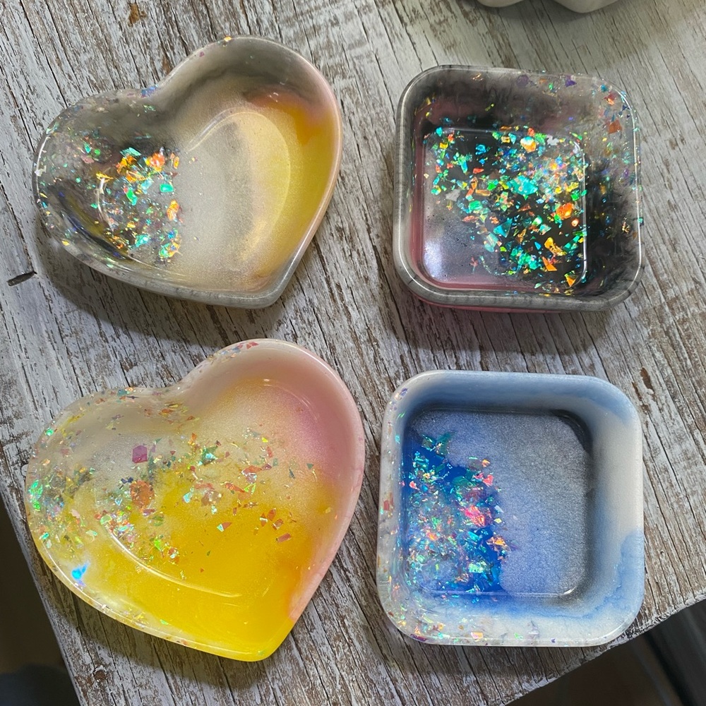 Handmade Resin Ring Dish - Picture 12 of 17
